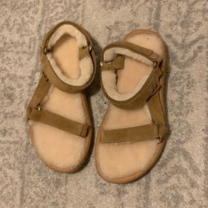 shearling tevas